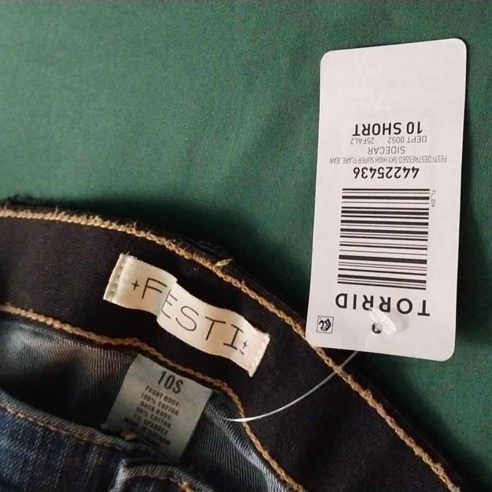 Torrid Festi Super Flare Jeans - Picture 8 of 8
